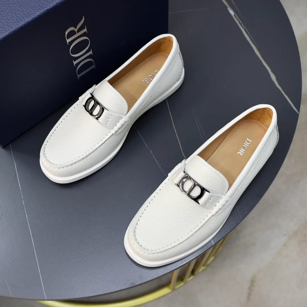 Ex-factory price: 540🙅‍♂️🙅‍♂️🙅‍♂️ Brand: Dior DIOR Standard code: Men's code 38/44 (45 can be customized) Grade: Same as the official website Material: Original cowhide stitching, cowhide lining, original TPU wear-resistant soft outsole Style categories: Leisure and sports version, footwear for driving, young fashion, European and American trends, British style Color: actual picture color